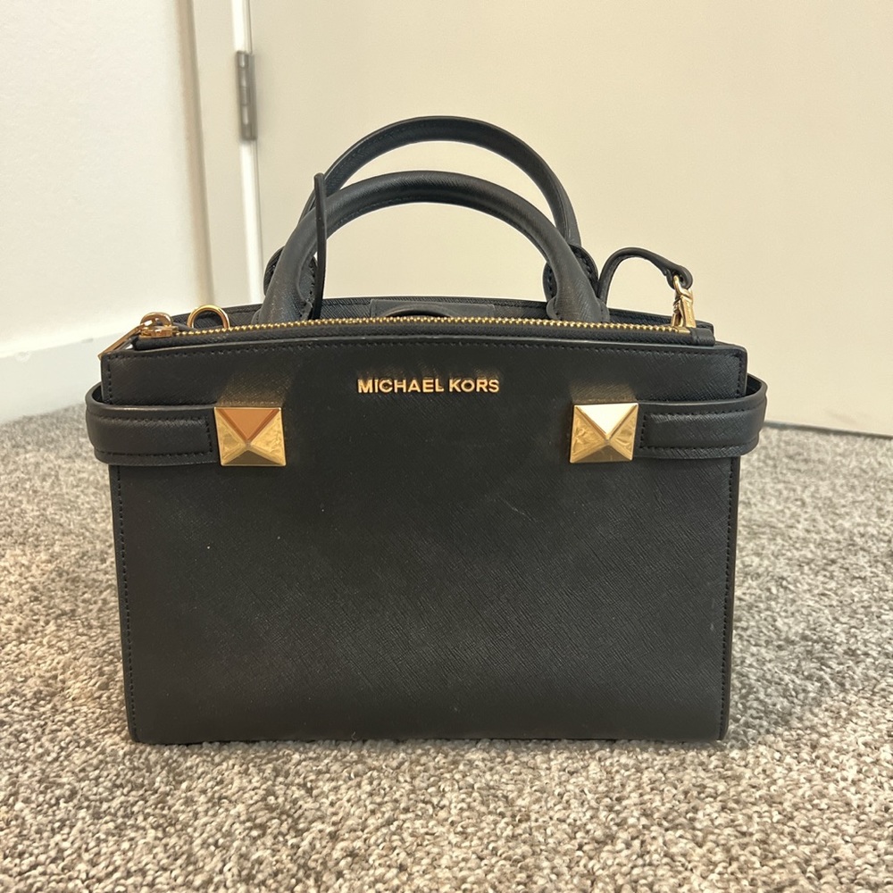 Black Micheal Kors purse